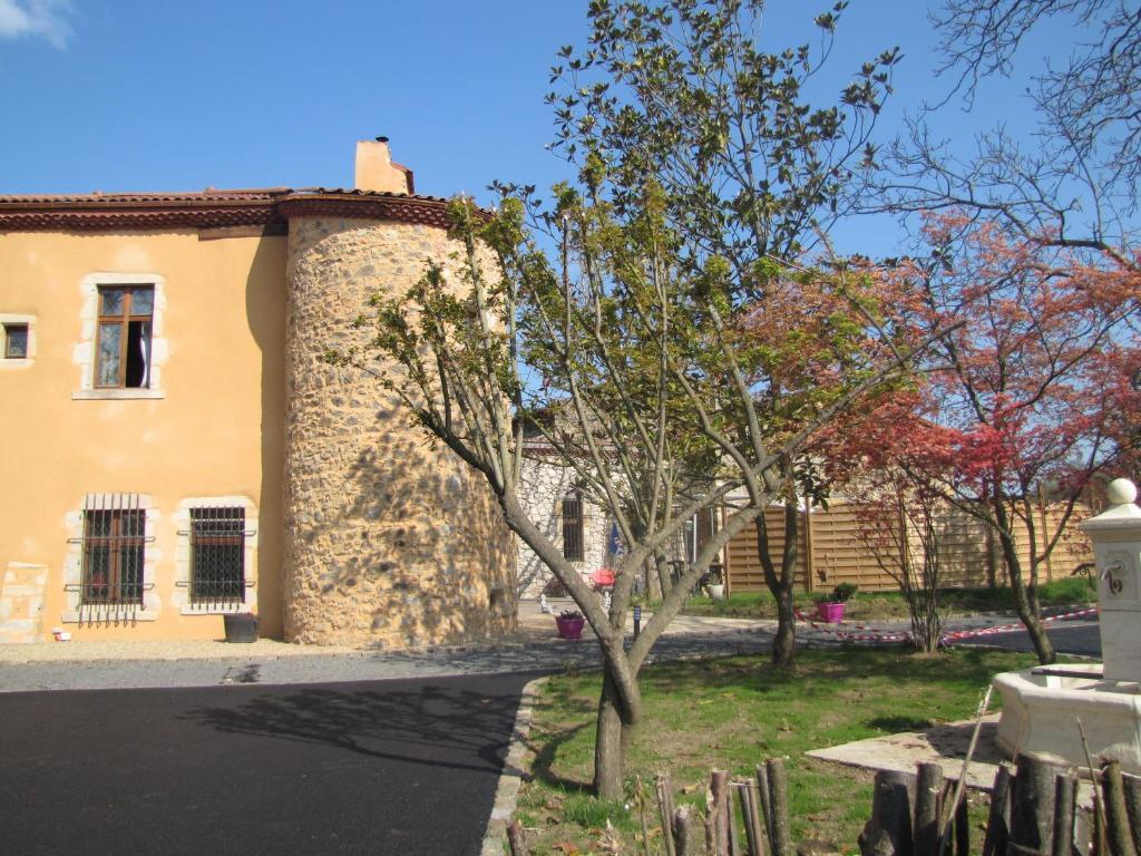 Chateau Des Aiguilles Saint-Rémy-de-Chargnat Εξωτερικό φωτογραφία